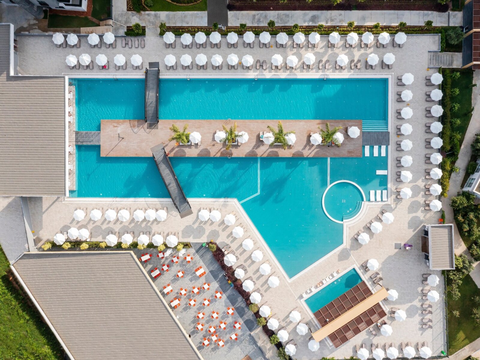 Grand Pool