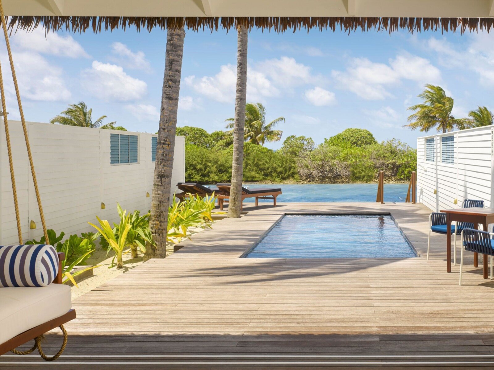 Wohnbeispiel Oceanfront Pool Villa