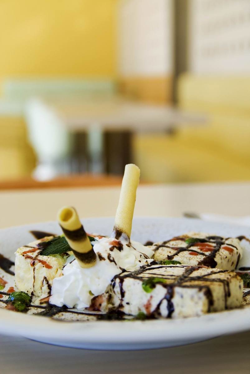 Maritimo pool restaurant and bar