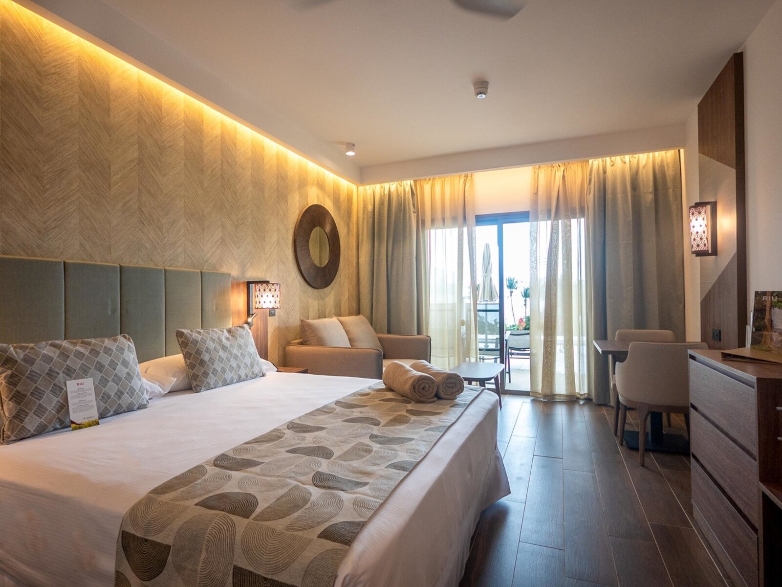 Wohnbeispiel Junior Suite Swim-Up