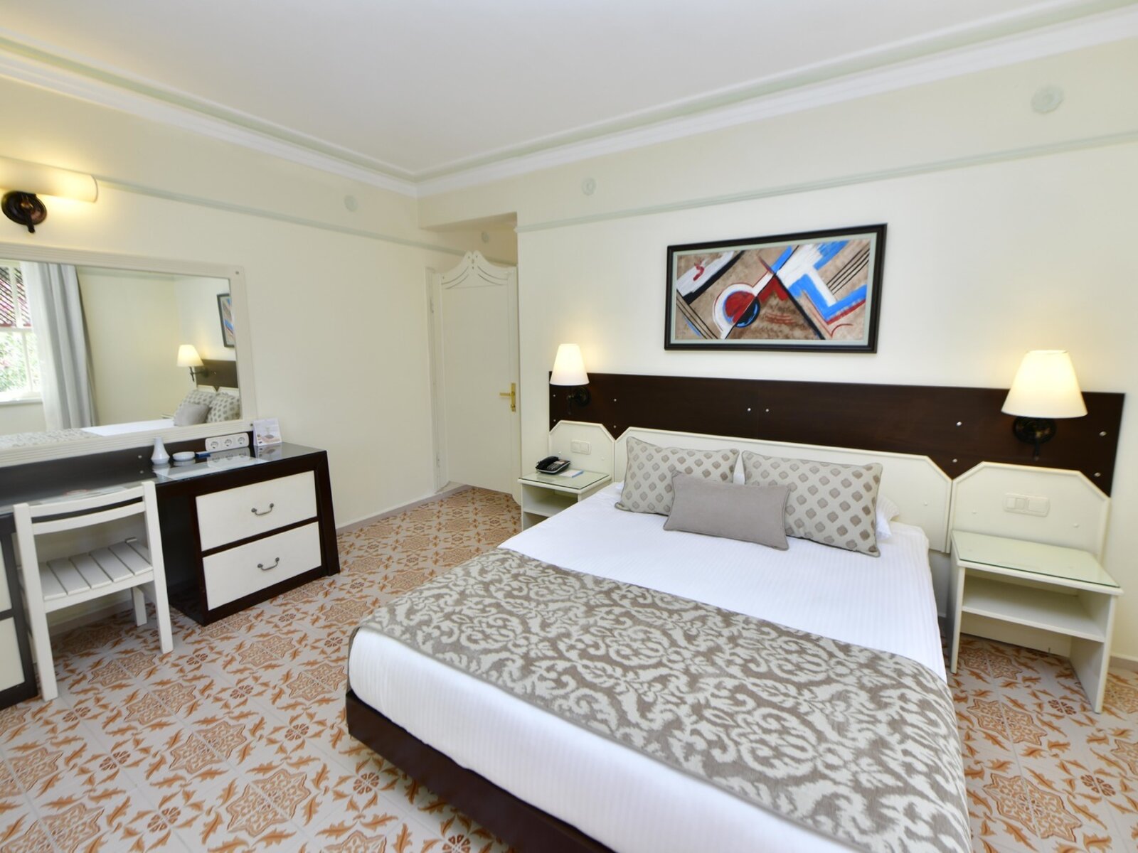 Wohnbeispiel Family Room with Seperate bedroom