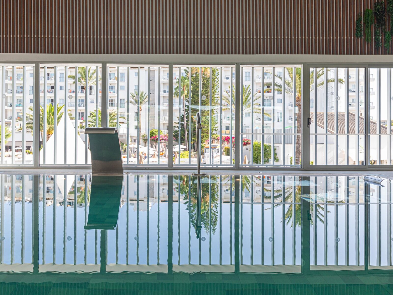 SPA INDOOR POOL