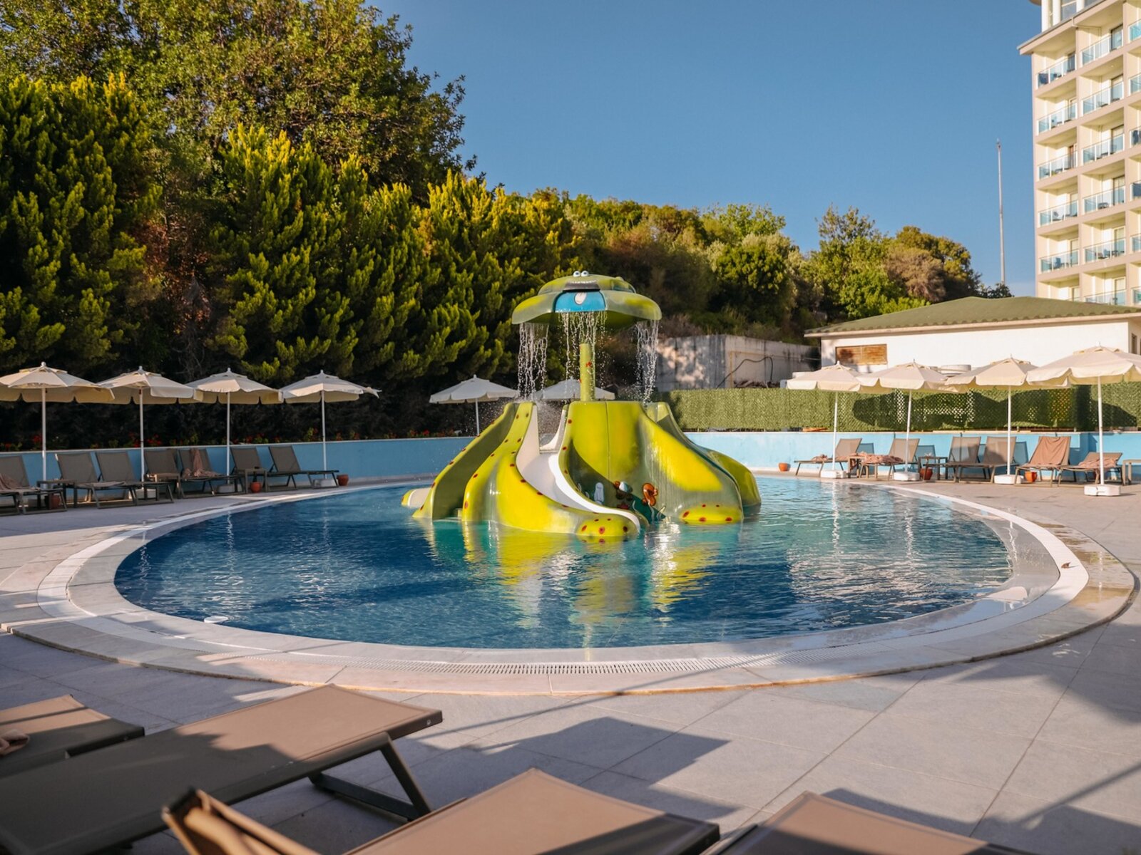 CHILDRENS POOL