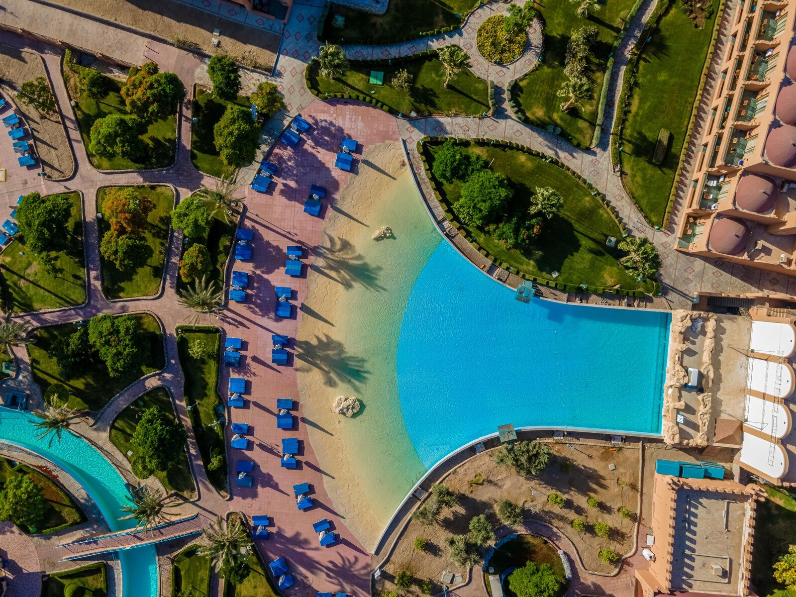 Waves Pool