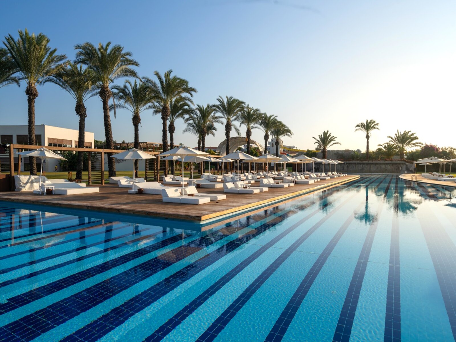 Main Pool (seasonable heating)