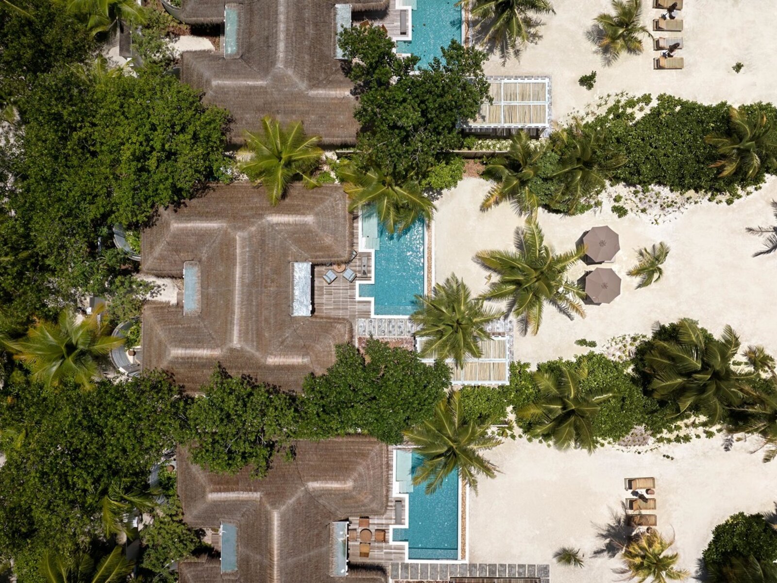 Wohnbeispiel Two Bedroom Beach Suite with Pool