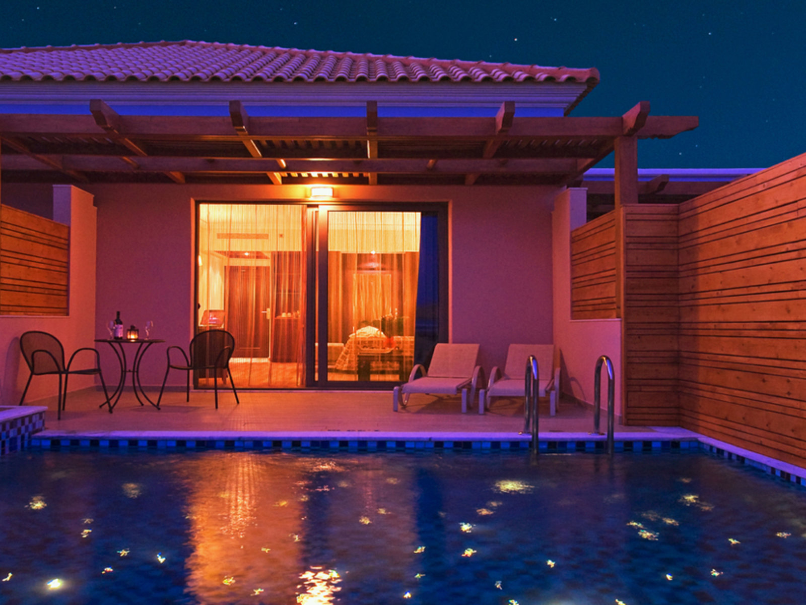 Wohnbeispiel Bungalow with private use pool