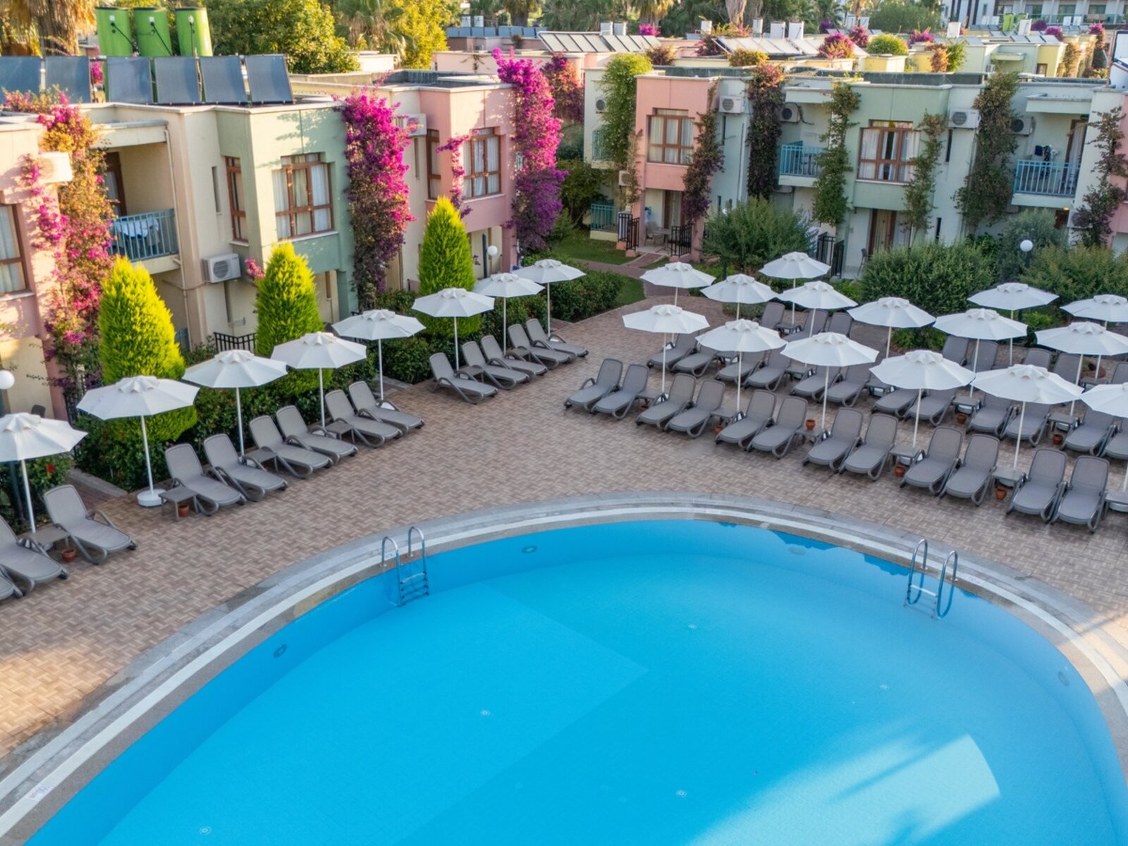 Relax Pool