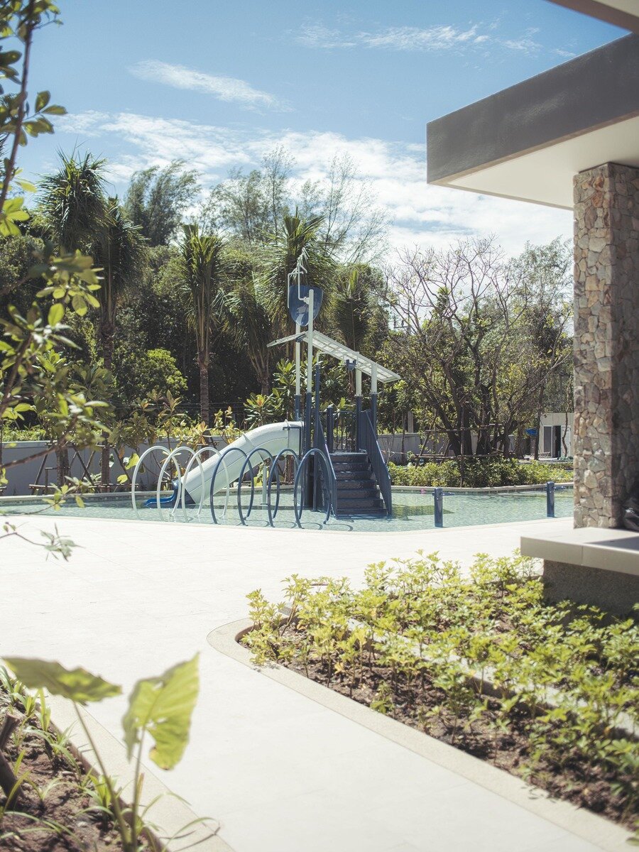 Lakeside Pool
