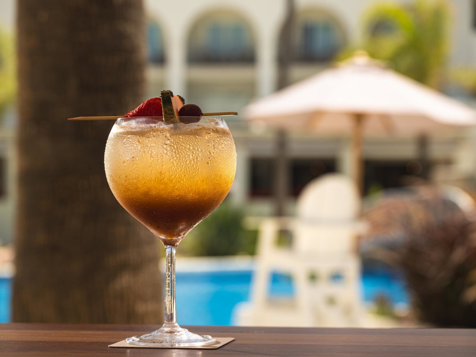 SIESTA CHILL & SUN POOL BAR