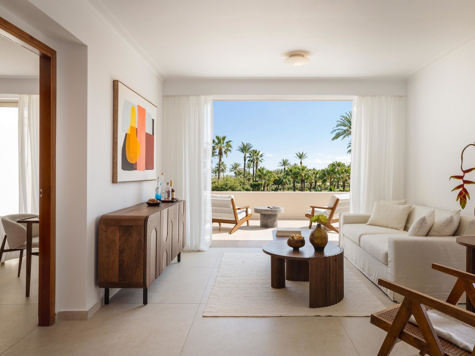 Wohnbeispiel Luxury Family Suite Sharing Pool with Balcony