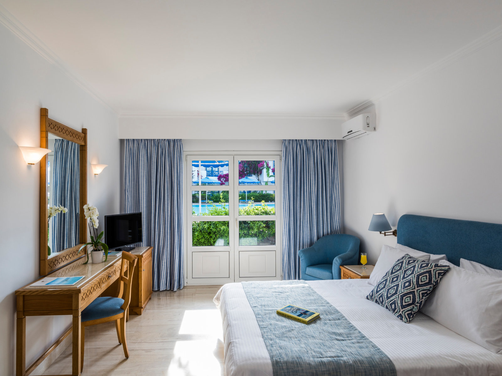 Wohnbeispiel Double Room Pool View