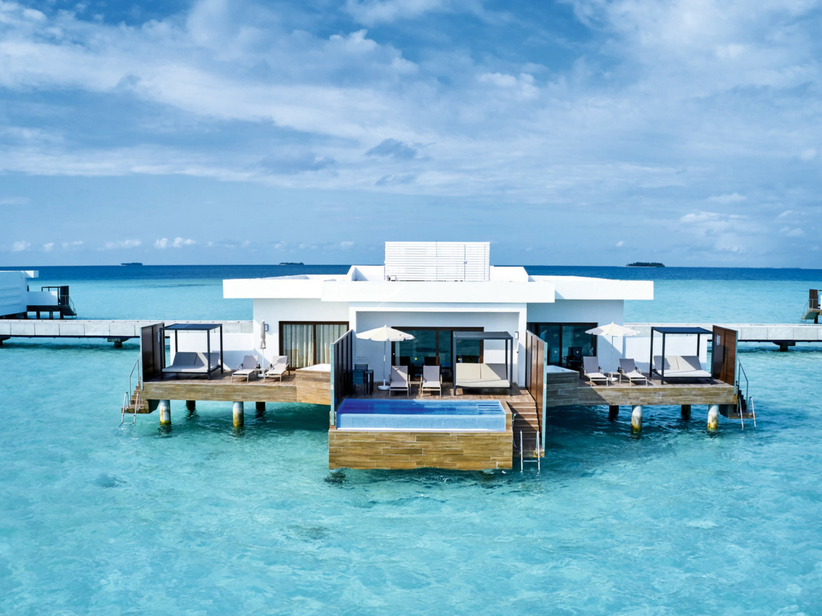 Wohnbeispiel OVERWATER SUITE SWIM UP