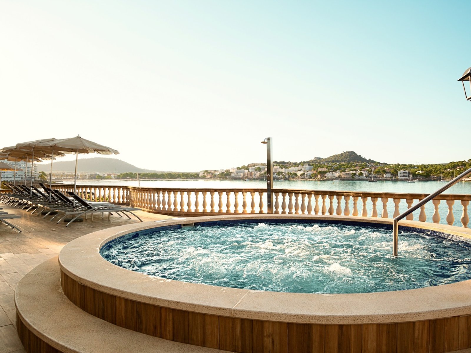 JACUZZI EXTERIOR