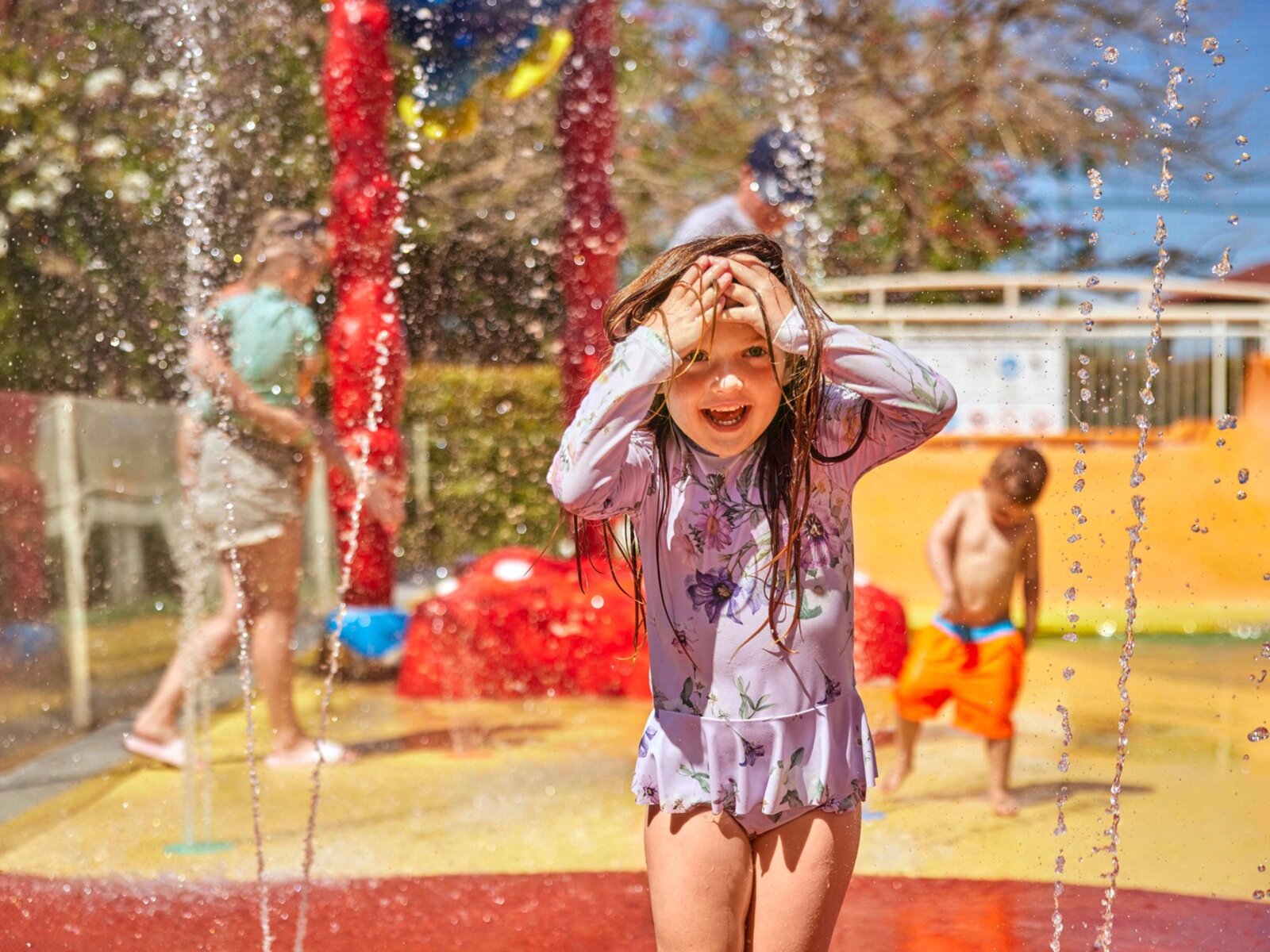 Kids Splash Area mit 5 Wasserrutschen