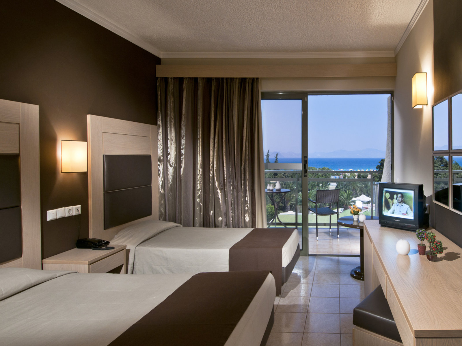 Wohnbeispiel Standard room side sea view