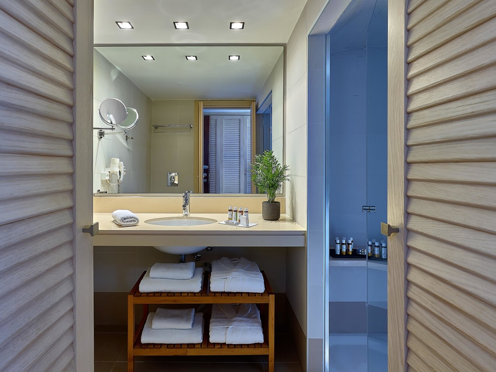 Wohnbeispiel Superior Room Mountain View with Open Air Jacuzzi