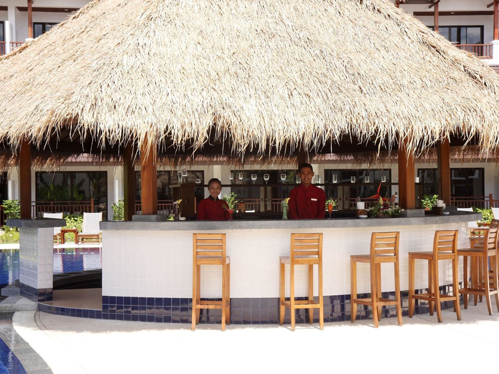 Poolbar by the pool