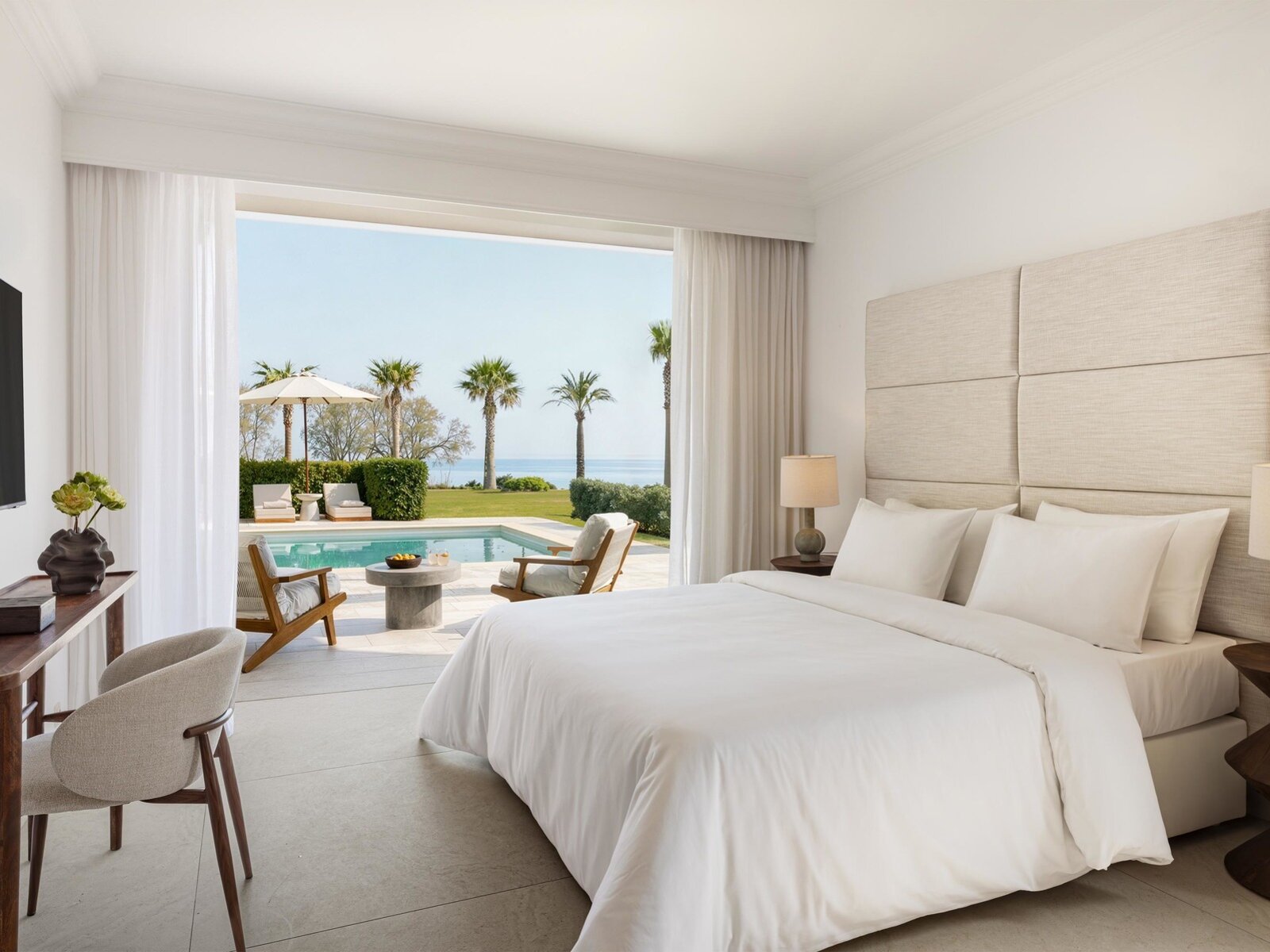 Wohnbeispiel Luxury Family Suite Sea View Private Pool