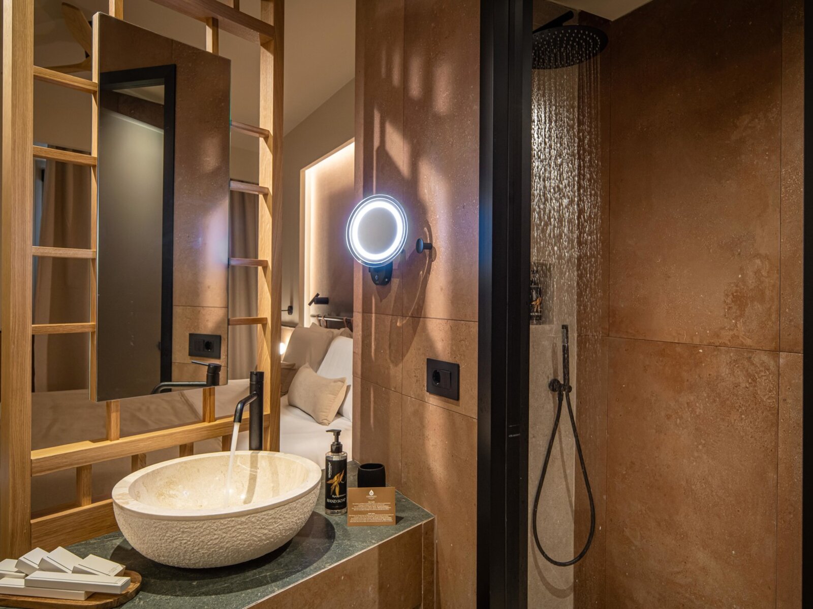 Wohnbeispiel Signature Room Sea View Outdoor Hot Tub
