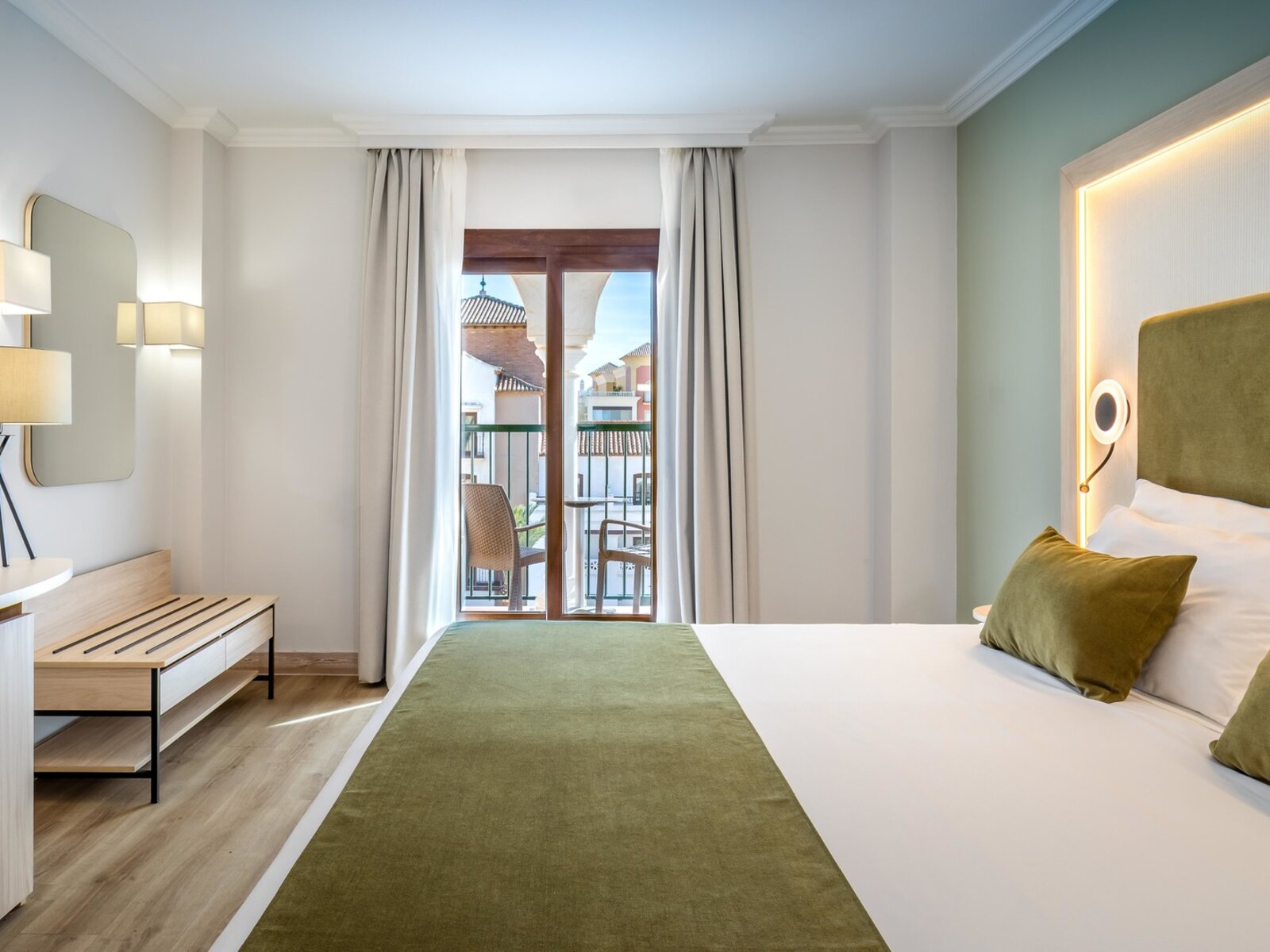 Wohnbeispiel Double Room Pool View
