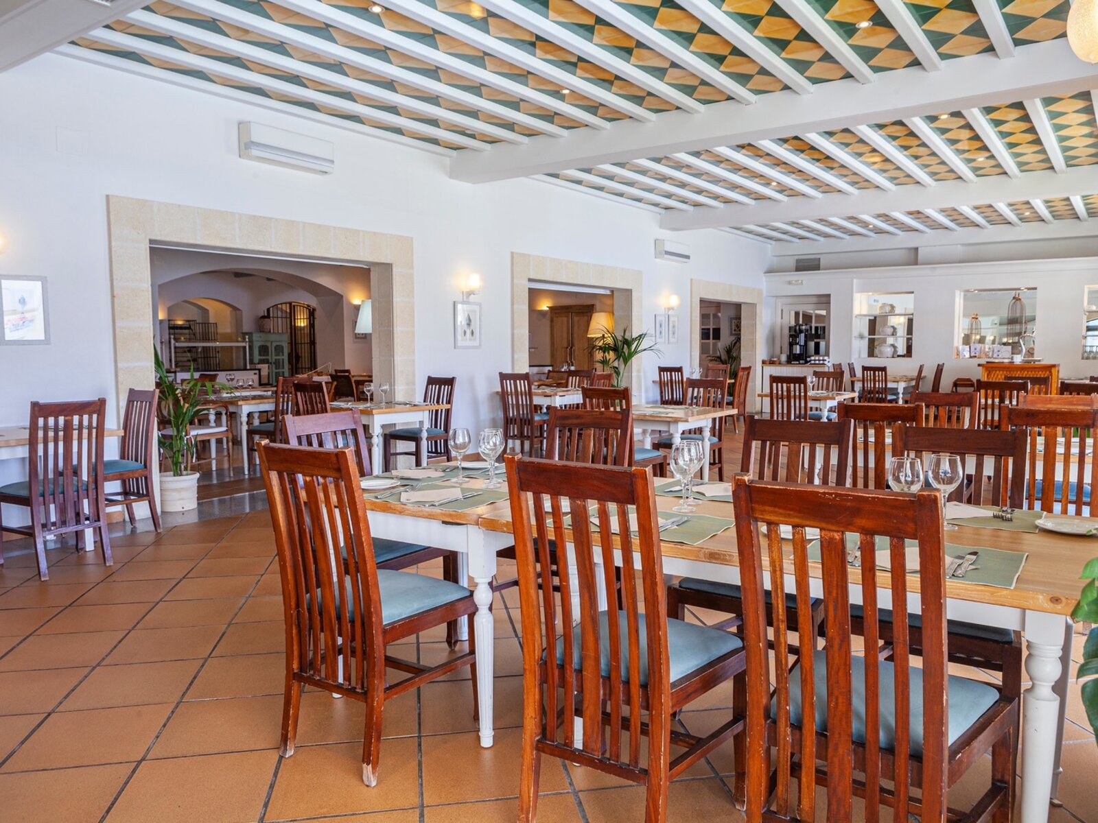 LA BODEGA (je nach Belegung Buffet/Menü)