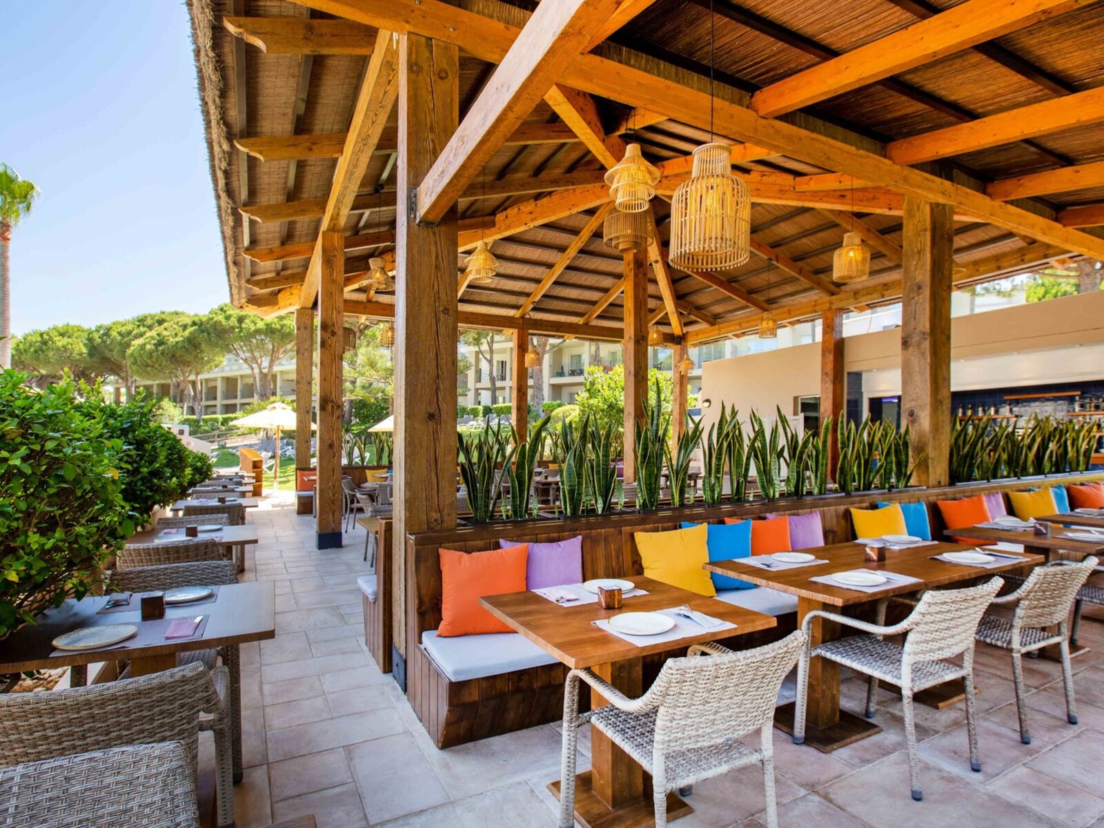 RESTAURANT LEVANTE