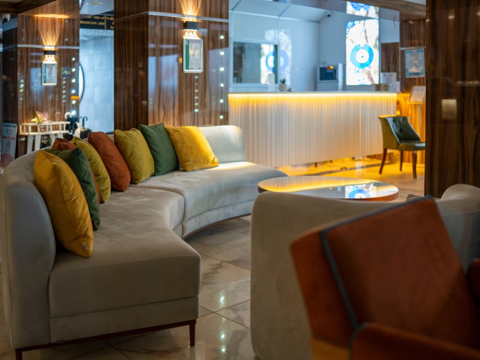 LOBBY BAR