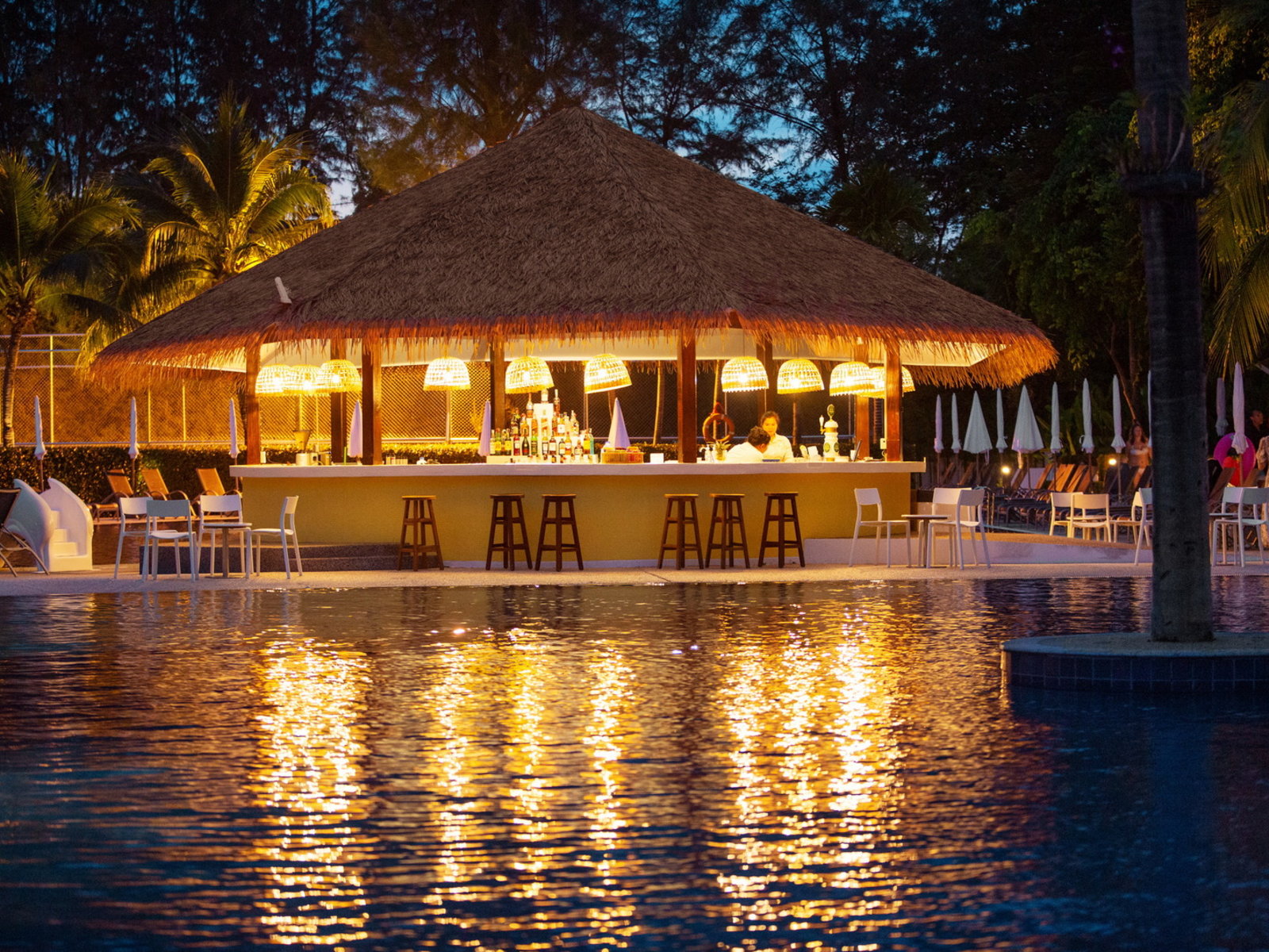 Pool Bar