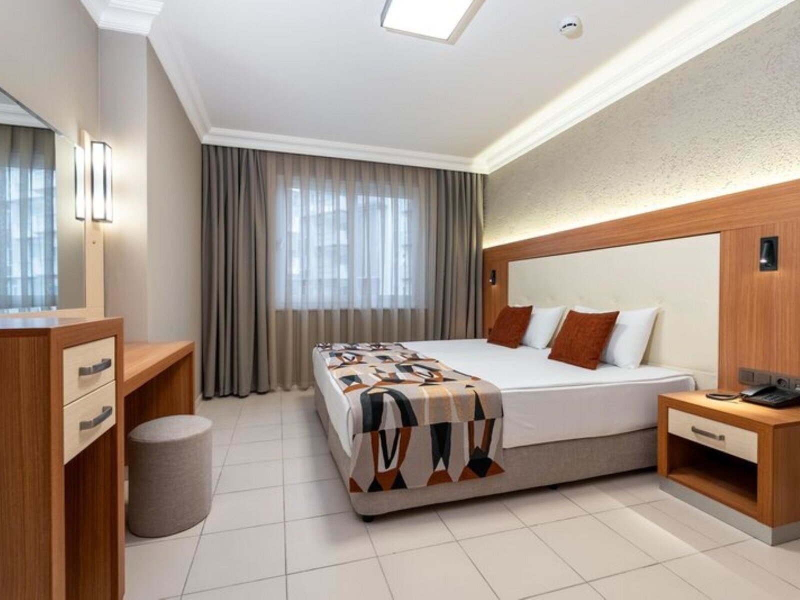 Confort Pool View Room