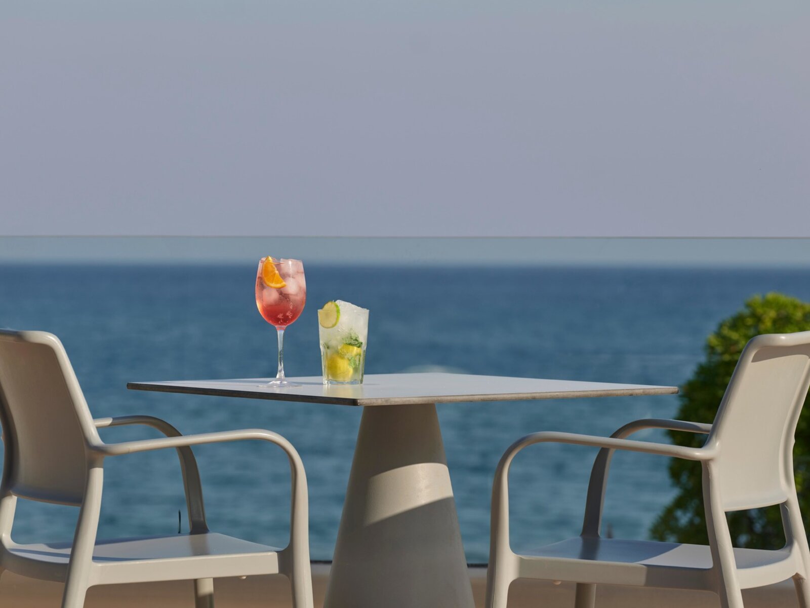 Pool Bar
