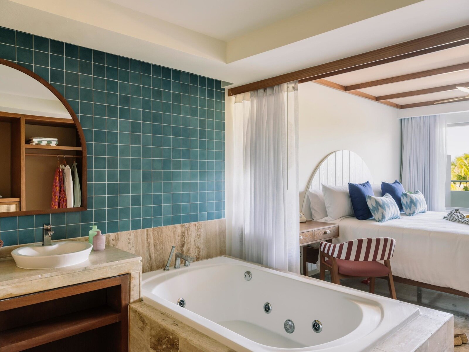 Wohnbeispiel Two Bedroom Master Suite Zel