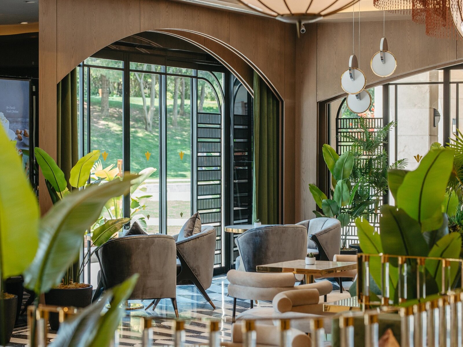 Godiva Café