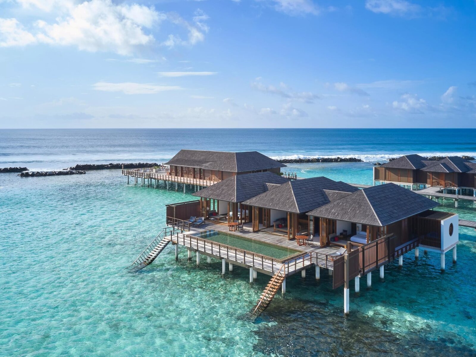 Wohnbeispiel Two Bedroom Ocean Suite with Pool