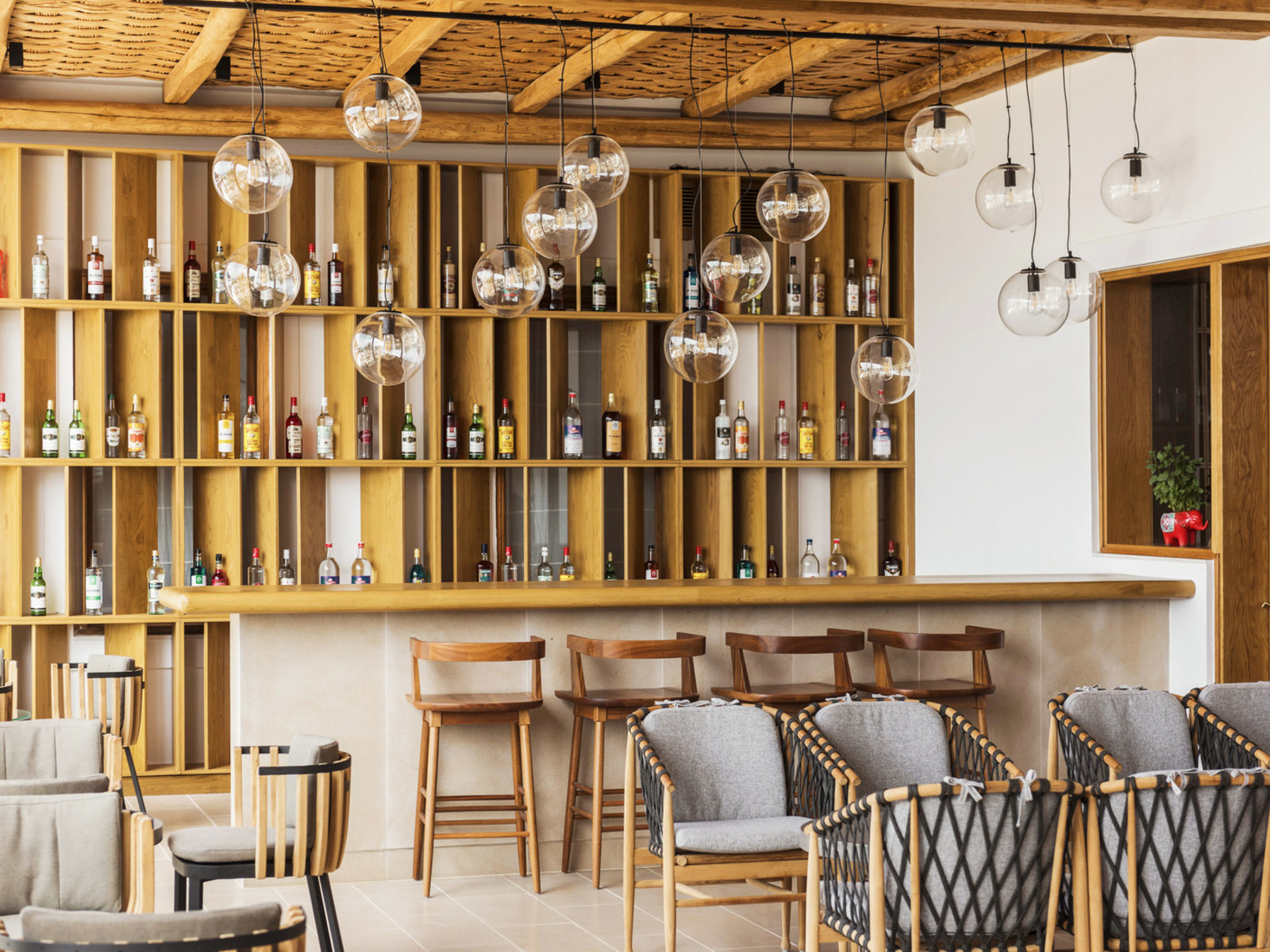 Lounge Bar