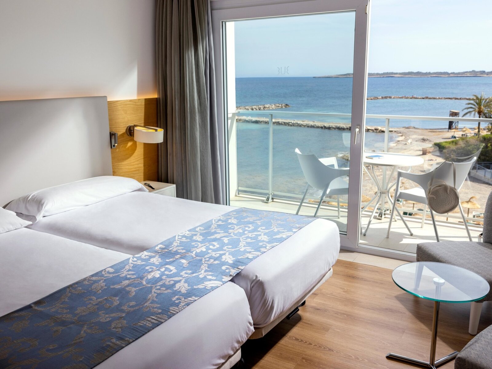 Wohnbeispiel Doble superior seaview and pool view