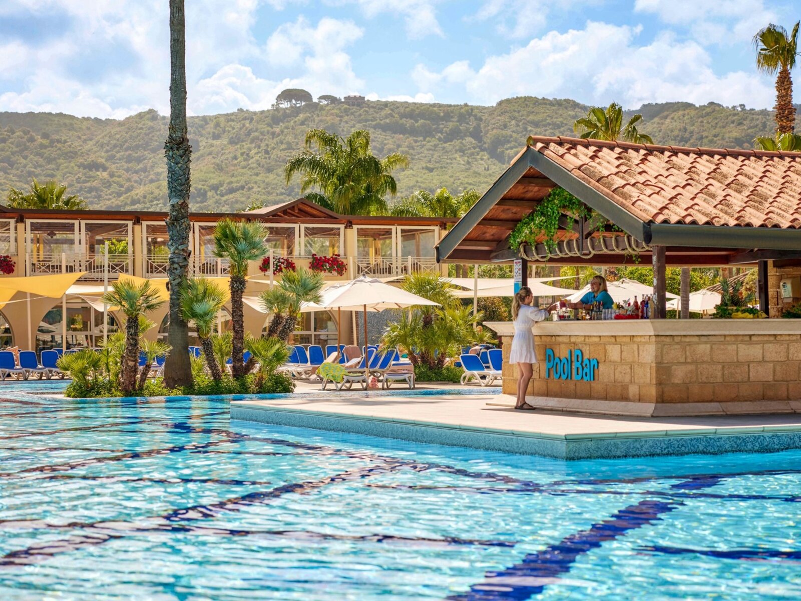 Pool Bar