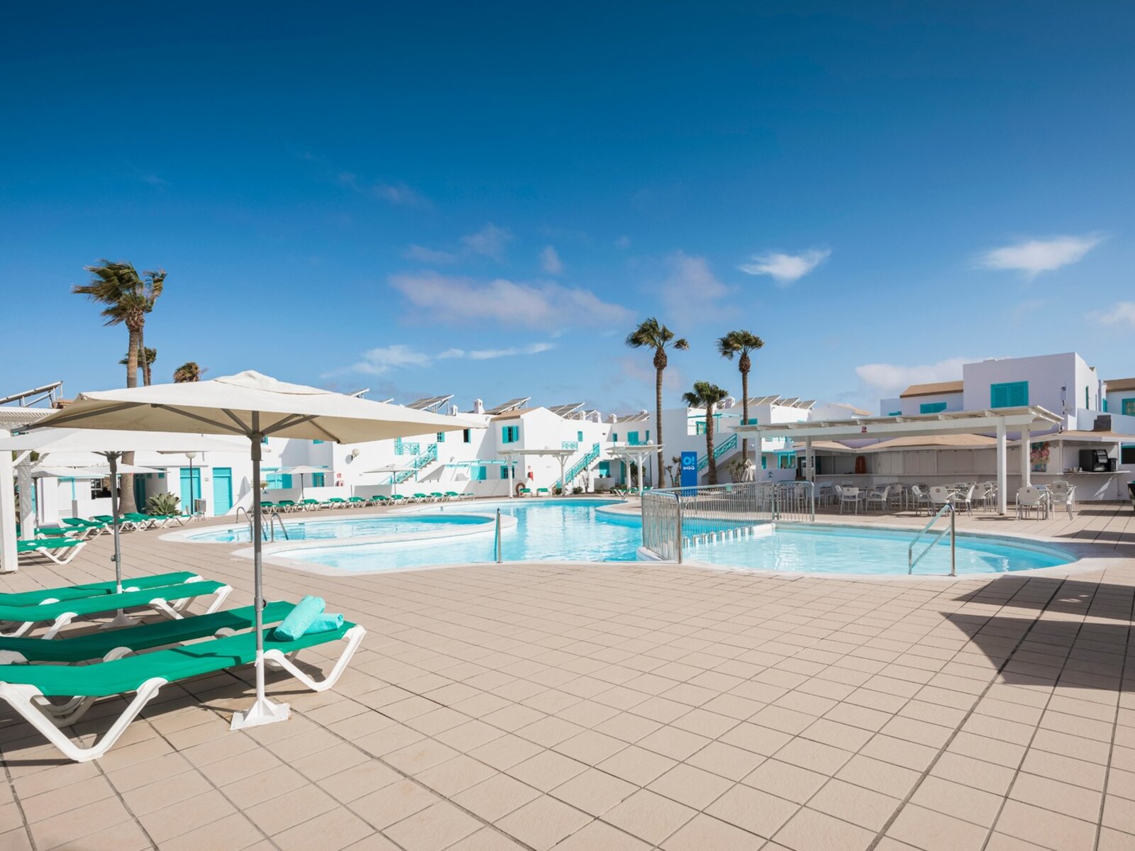 Oasis Pool Bar