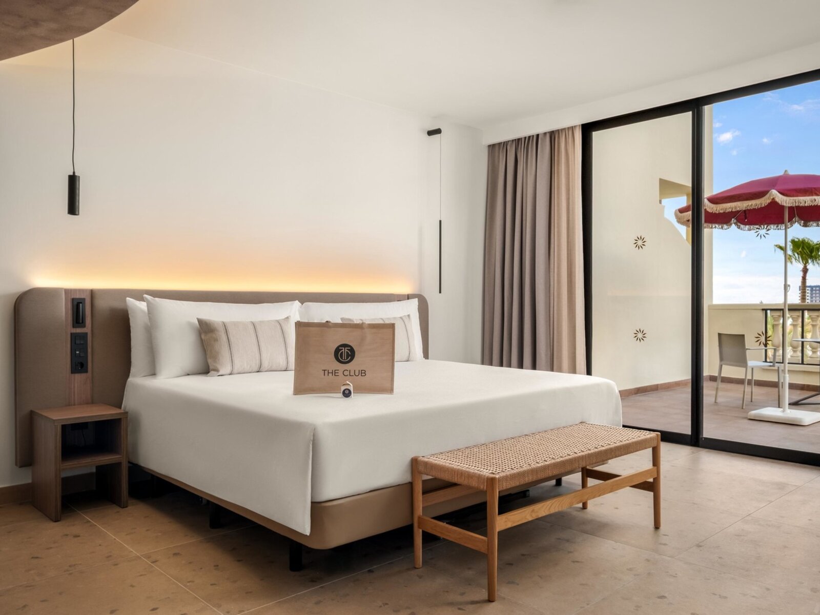 Wohnbeispiel Junior Suite Deluxe Side Sea View The Club