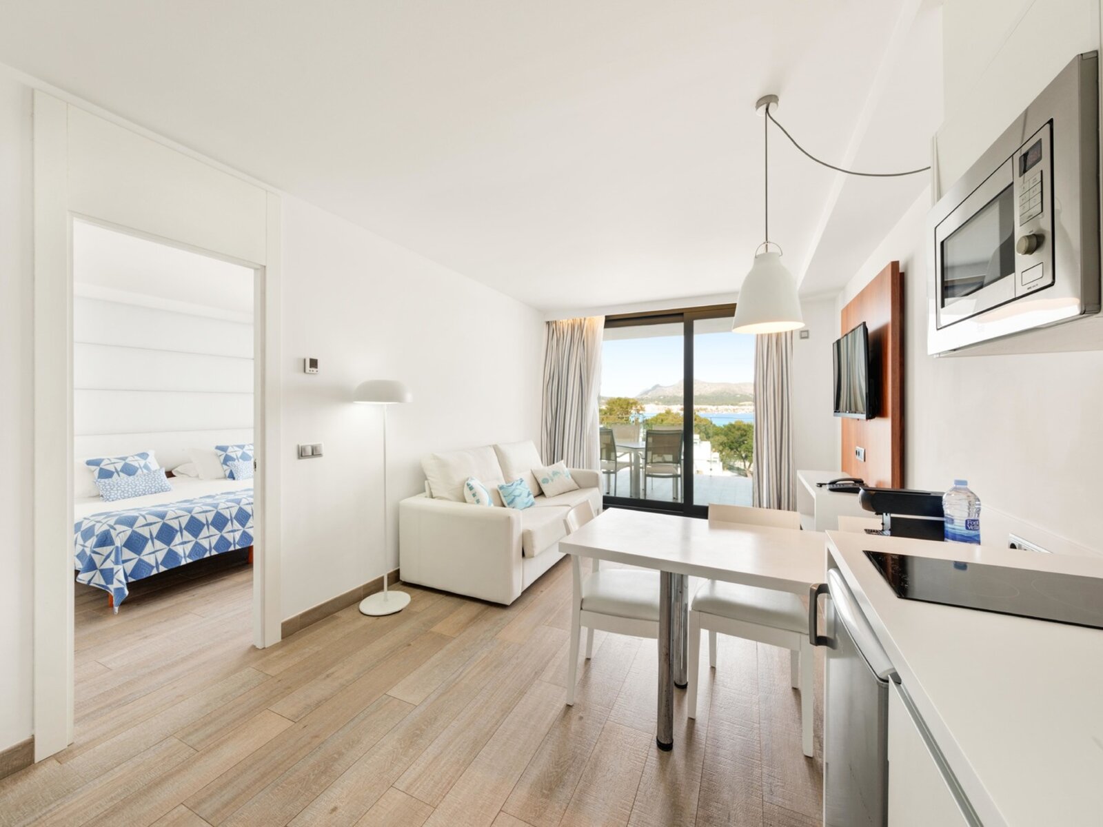 Wohnbeispiel 2 bedded apt side sea view