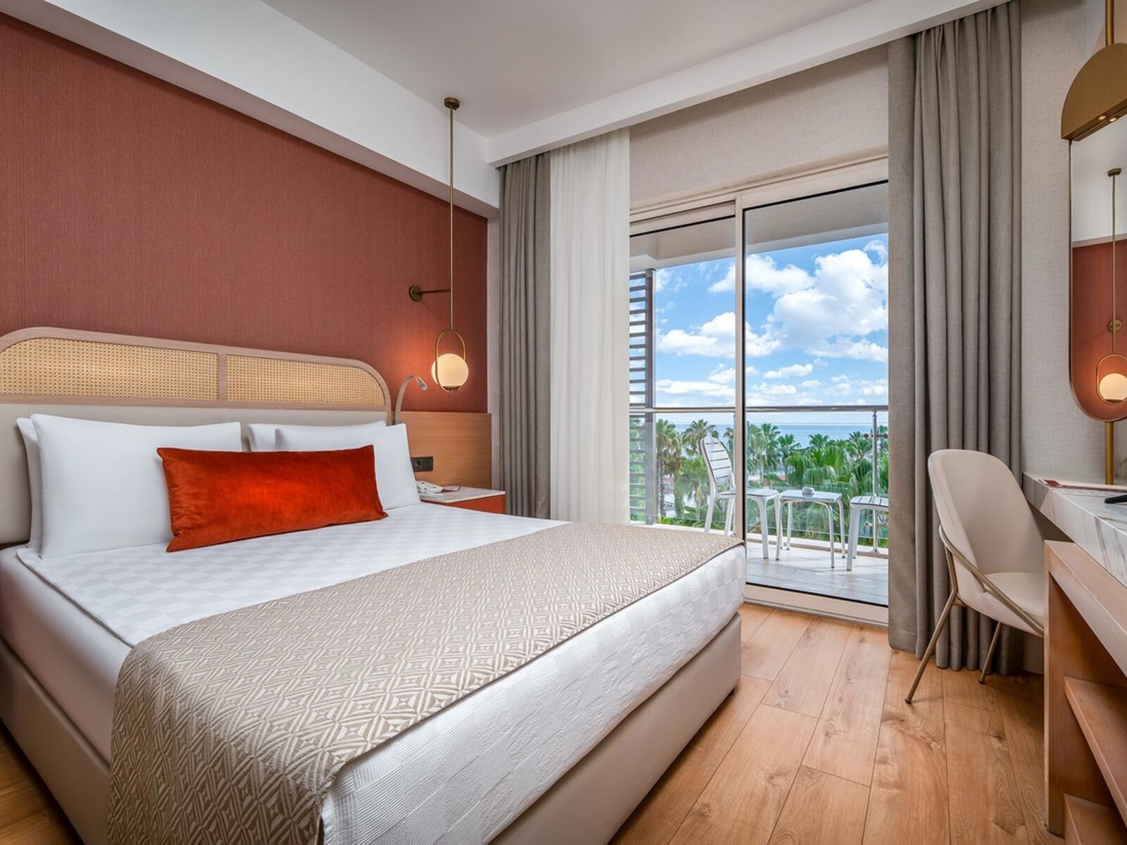 Wohnbeispiel Suite Room Main Building Sea View