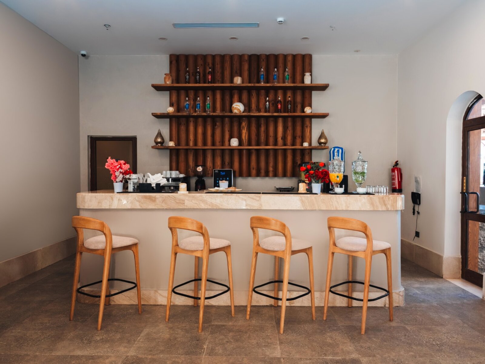 Roots Lobby Bar