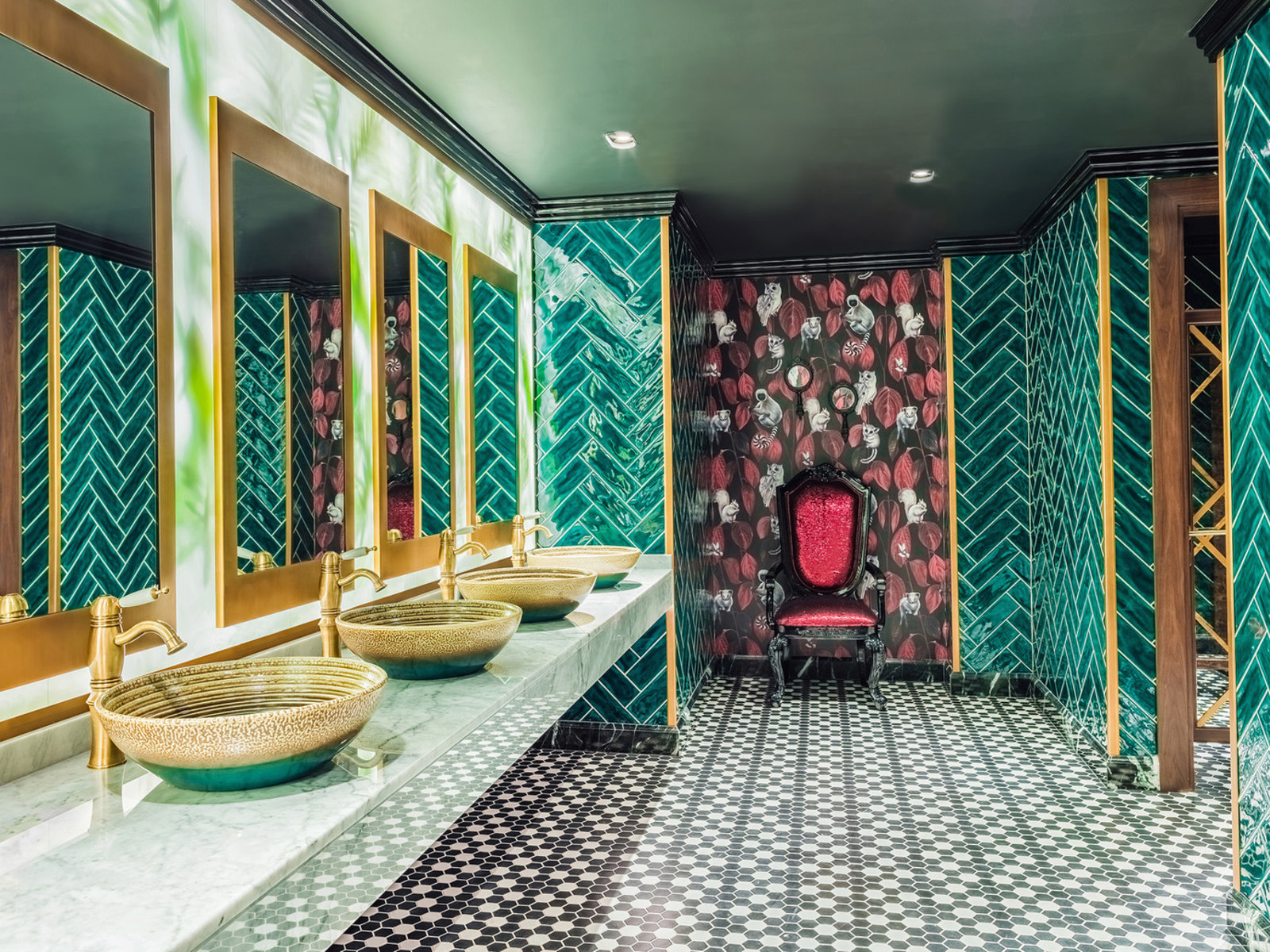 Eve Penthouse & Lounge