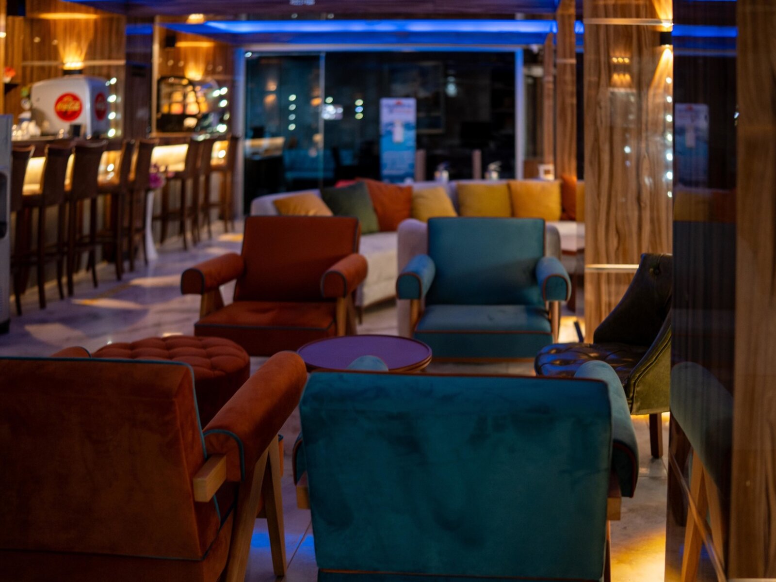 LOBBY BAR