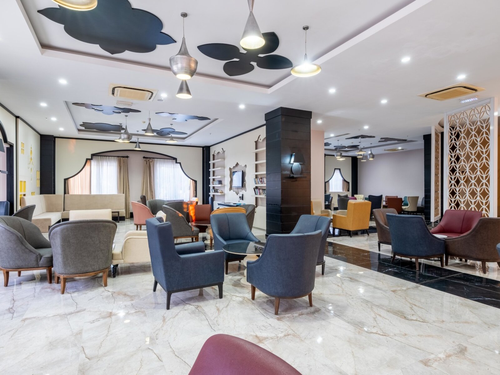LOBBY BAR