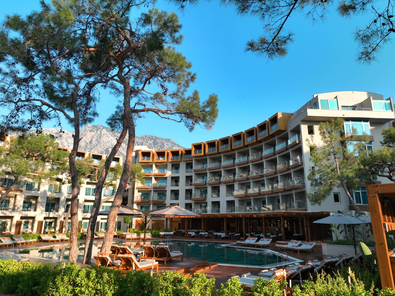 Marine Pool & Bar