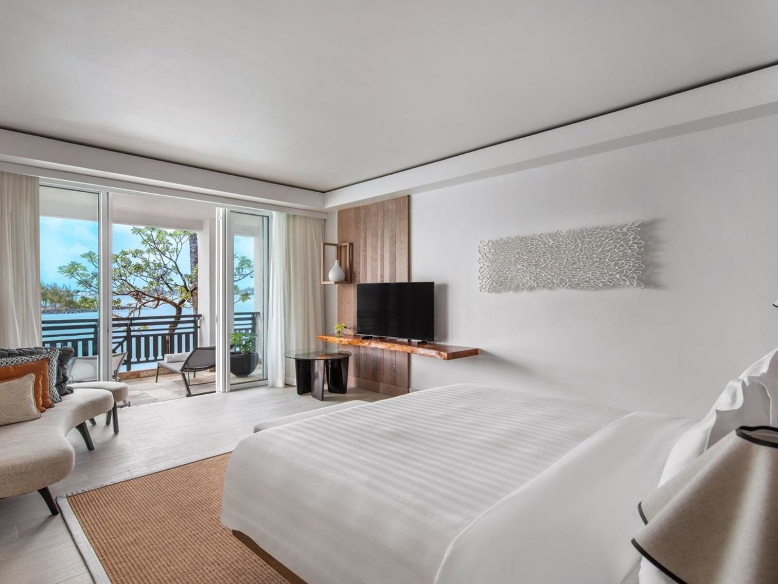 Wohnbeispiel Frangipani Signature Ocean View Suite