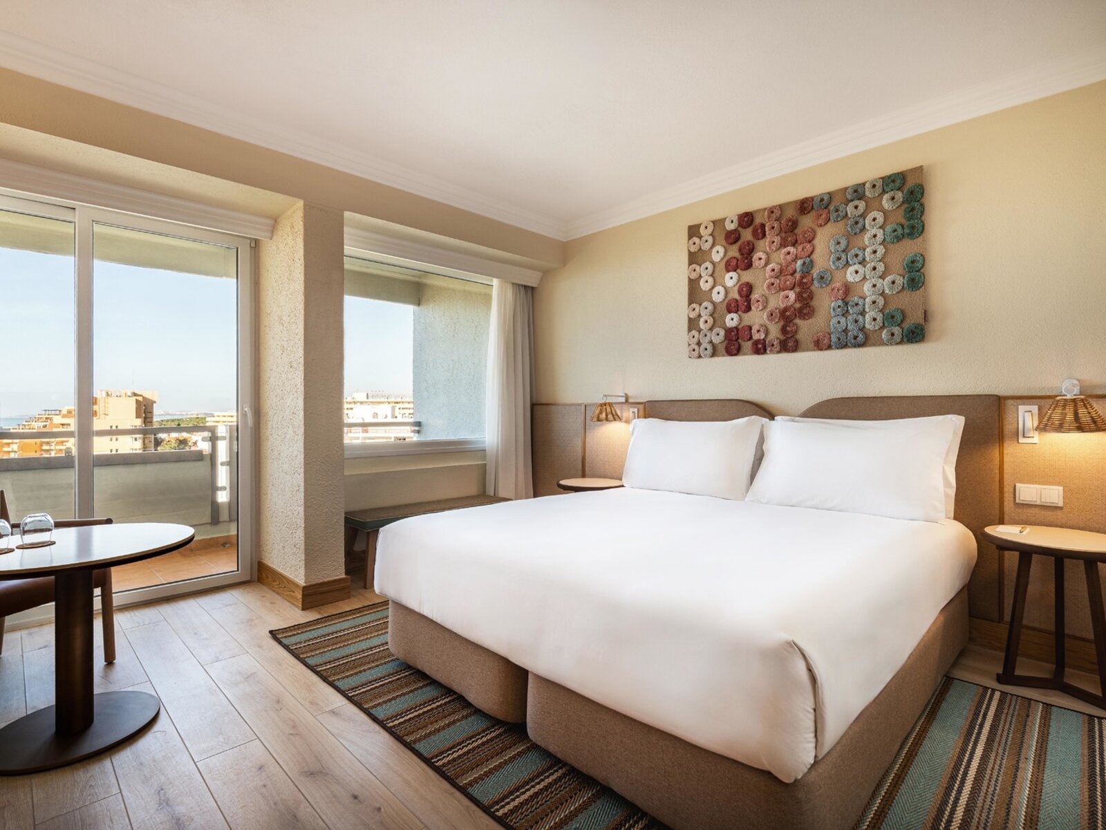 Wohnbeispiel DOUBLE ROOM KING/TWIN BEDS SEA VIEW