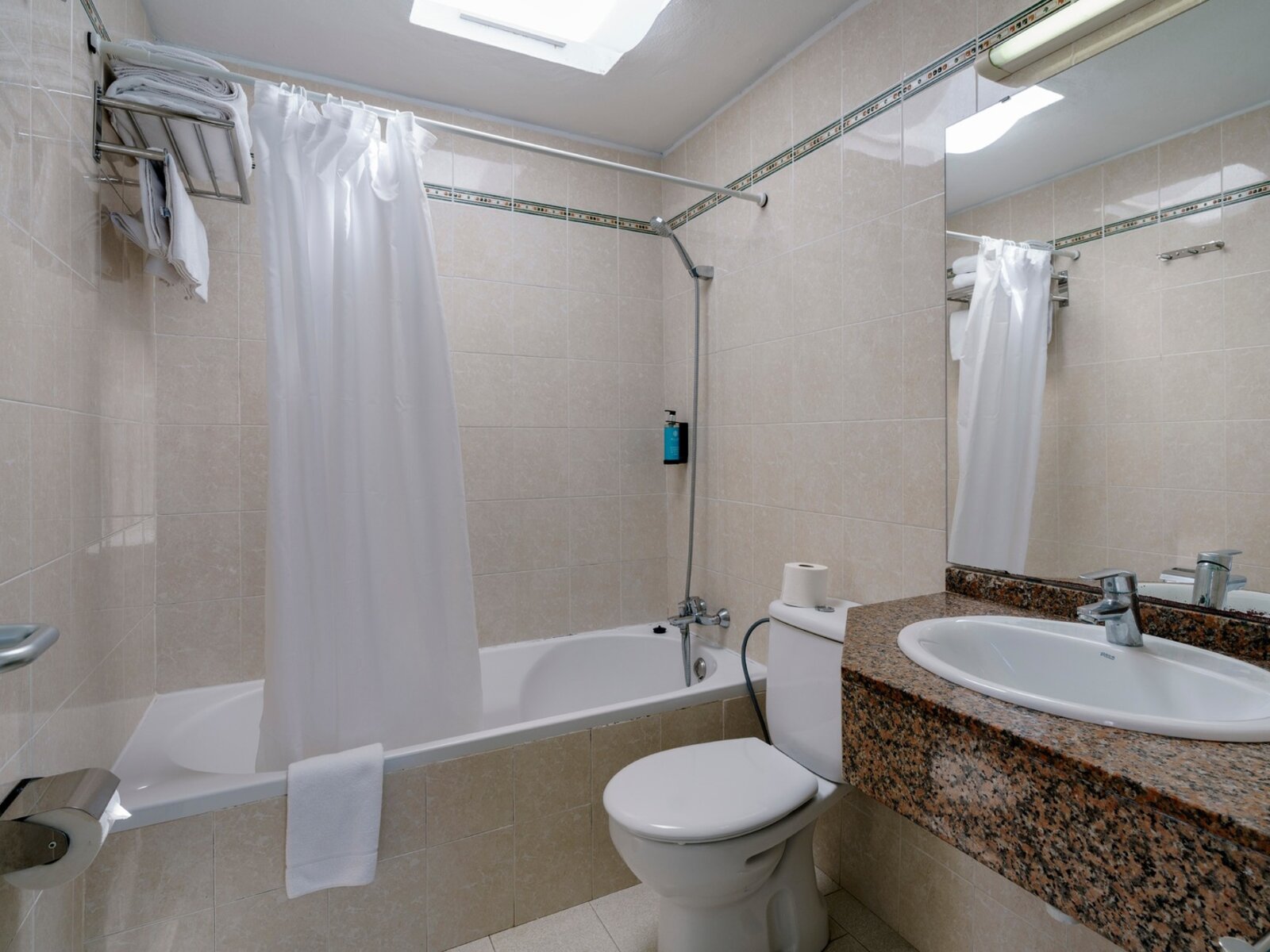 APT TWO BEDROOMS