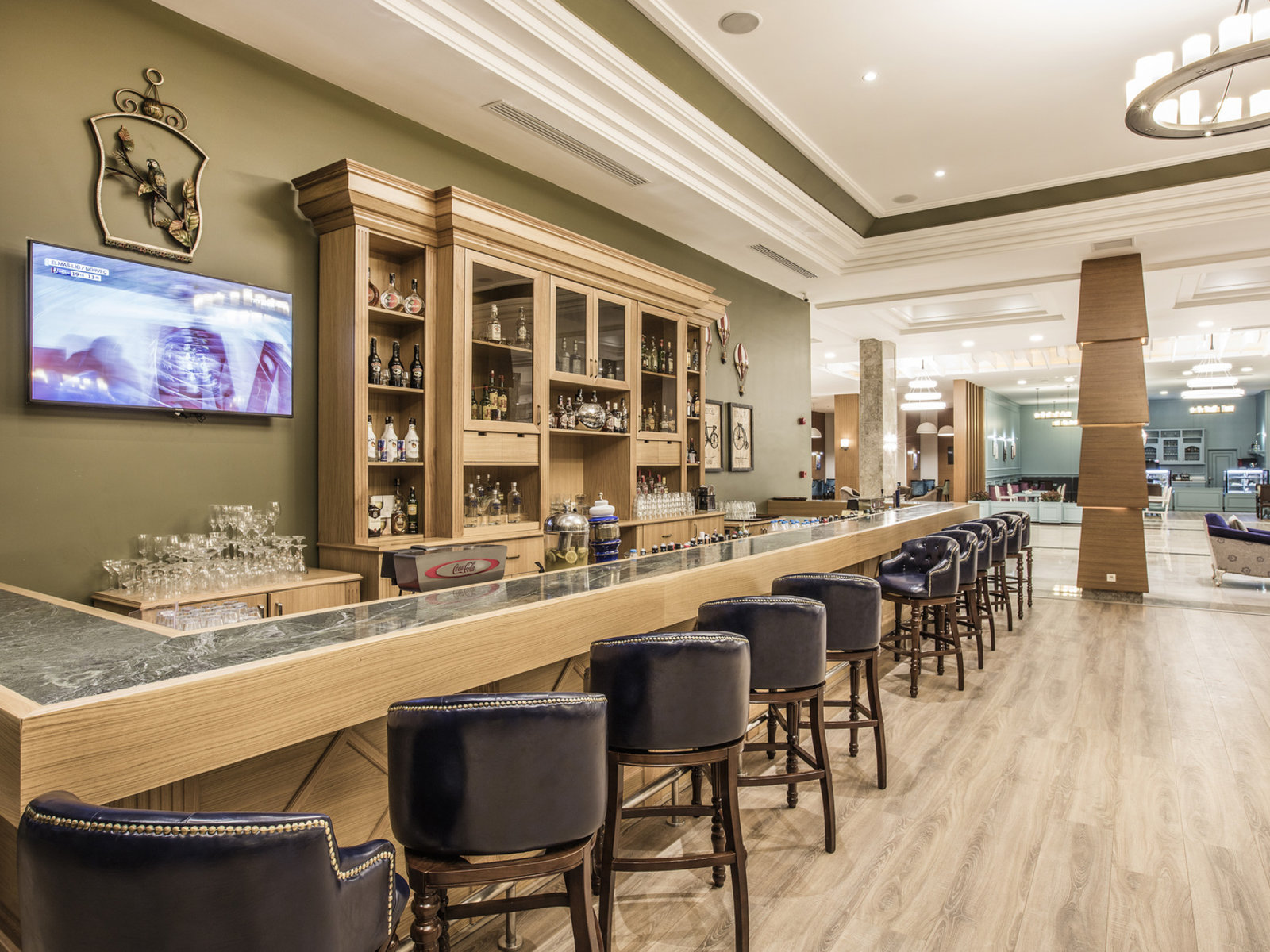 LOBBY BAR